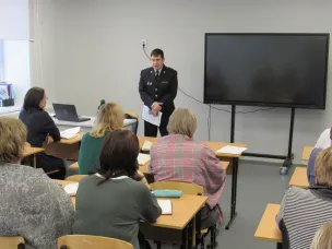 Полицейские продолжают вести работу по профилактике мошенничества