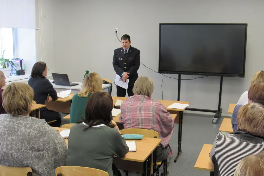 Полицейские продолжают вести работу по профилактике мошенничества