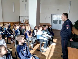 В Шатках госавтоинспекторы провели профилактическое мероприятие в школе